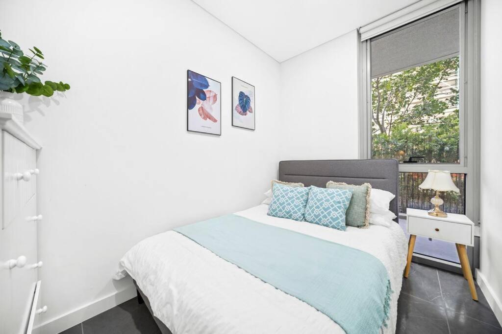 Apartment Steps From Olympic Park - Spacious 3-bedroom